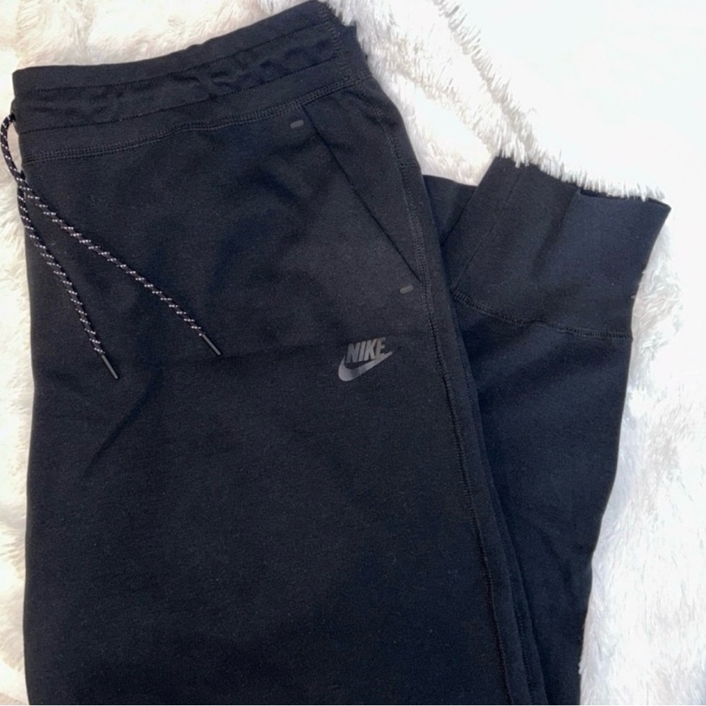 Womens Nike Tech Joggers *NWT*